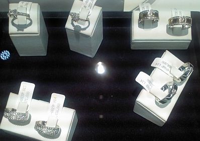 Cincin Berlian Bisa Dimiliki Siapa Saja  Dewipuspasari's 